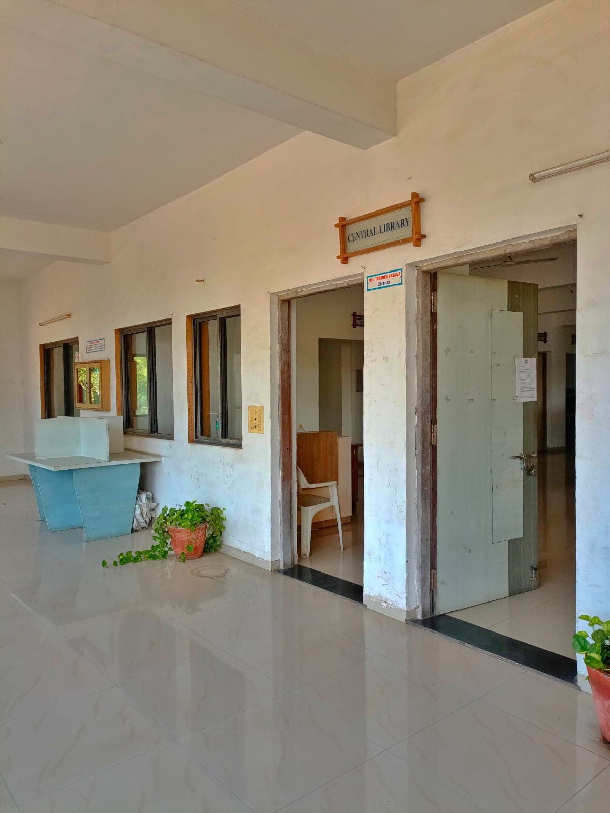 Vaidik Dental College and Research Centre Vapi Library photo 3